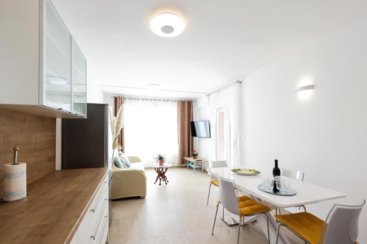 Apartment Puntamika Villa De Rosa - Ground Floor 자다르 외부 사진