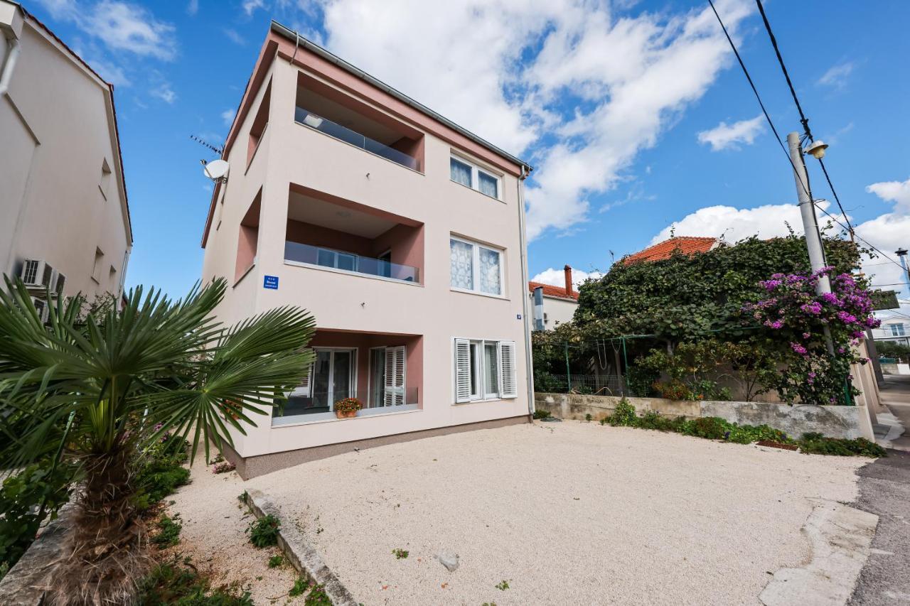Apartment Puntamika Villa De Rosa - Ground Floor 자다르 외부 사진