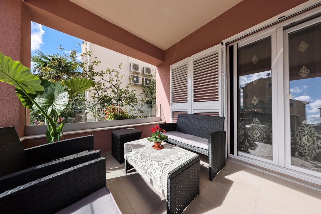 Apartment Puntamika Villa De Rosa - Ground Floor 자다르 외부 사진